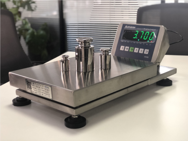 實(shí)驗(yàn)室電子臺(tái)秤1 實(shí)驗(yàn)室電子臺(tái)秤1